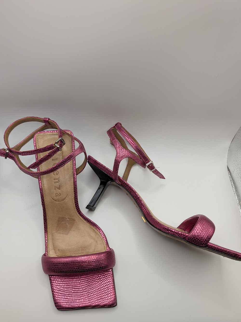Y2K Style Metallic Pink Strappy Block-Heel Sandals Anthropologie Crocodile Print